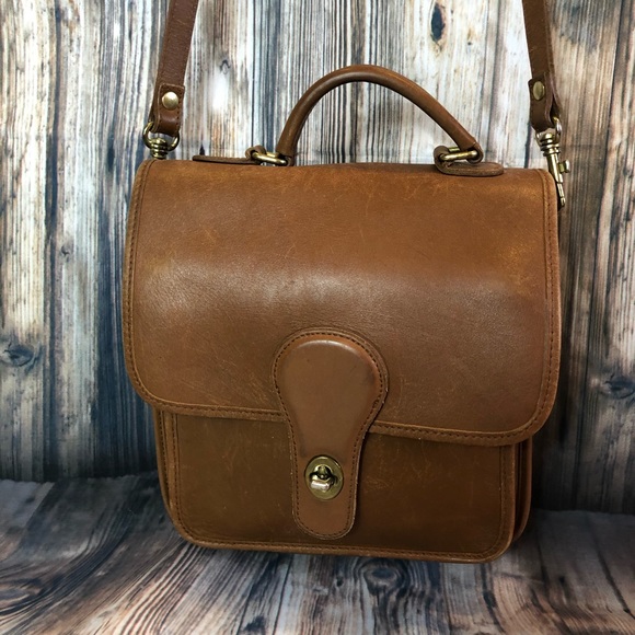 Hunt Club Handbags - Vintage Hunt Club Brown Leather Cross body Purse